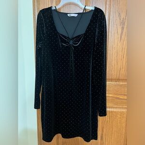 NWOT black velvet golden metallic dots long sleeve stretch dress XL juniors. SO